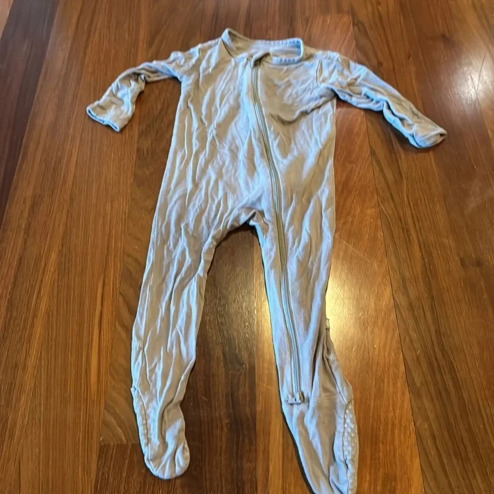 Kyte BABY: Zippered Footie in Mushroom 6-12 Months - Picture 2 of 5
